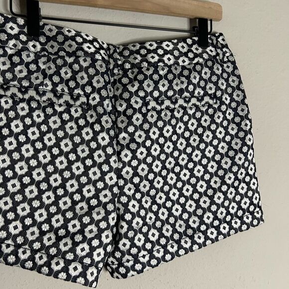 Loft Geometric Print Flat Front Shorts Size 8 - Picture 8 of 13